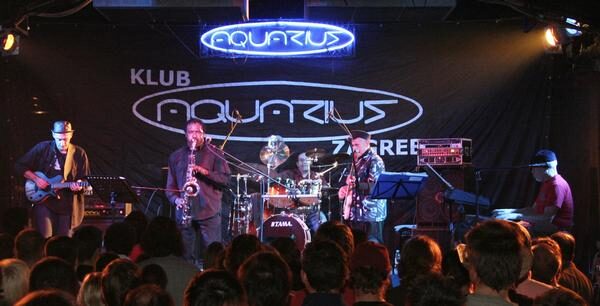 foto z koncertu skupiny Grande Mothers Re: Invented