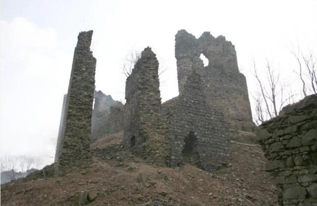 FOTO: zřícenina hradu Egerberk, Lestkov