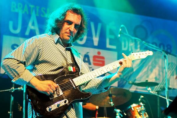 Italský jazzový kytarista Ruggero Robin