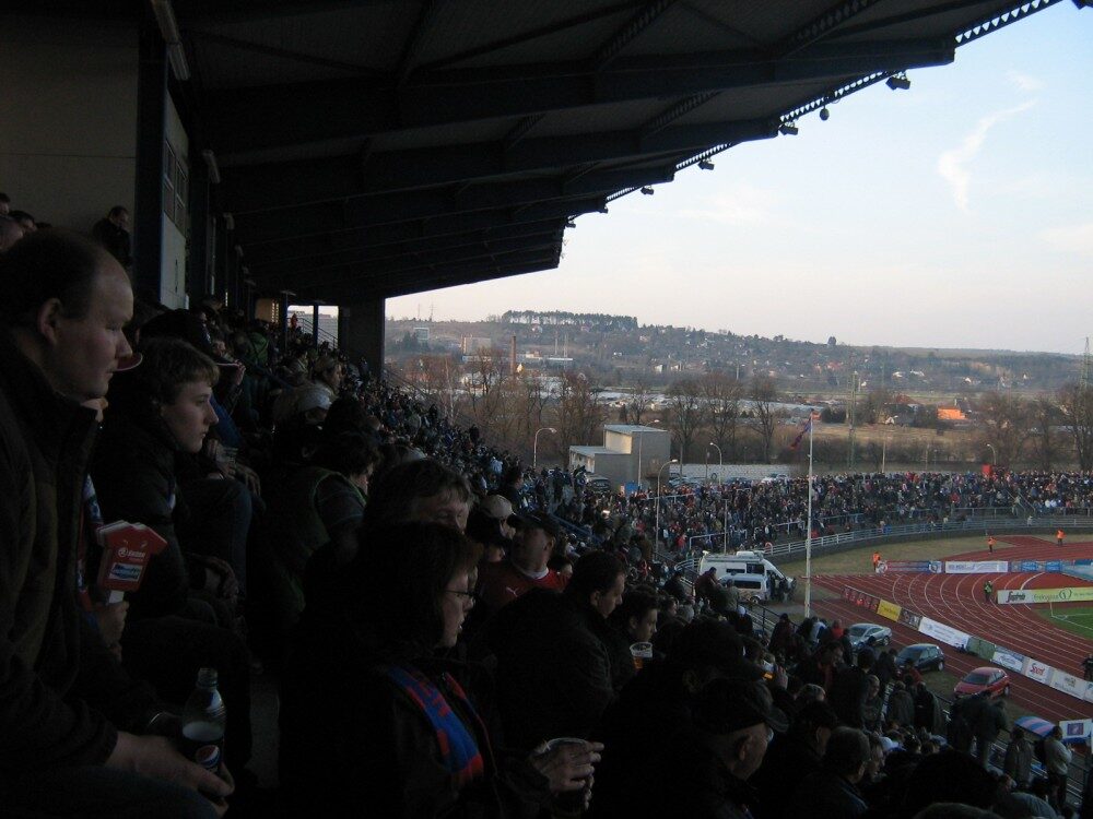 FOTO: Fanoušci už netrpělivě čekají na rozuzlení kvalifikace