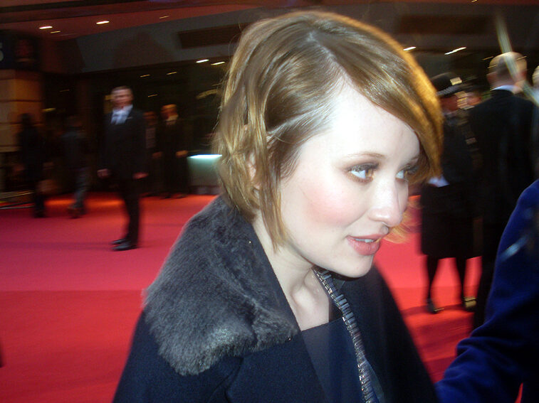FOTO: Emily Browning - Sucker Punch - Red Carpet