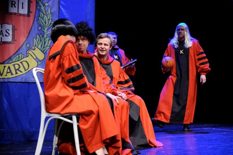 FOTO: Premiéra inscenace Viktor K. aneb Český národ neskoná v Městských divadlech pražských