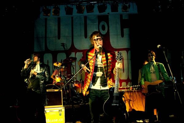 FOTO: 100°C na křtu alba Brant Rock