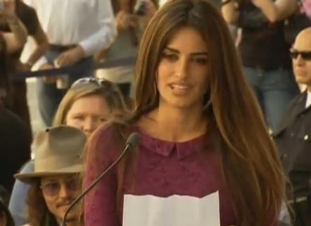 Foto: Penélope Cruz při projevu
