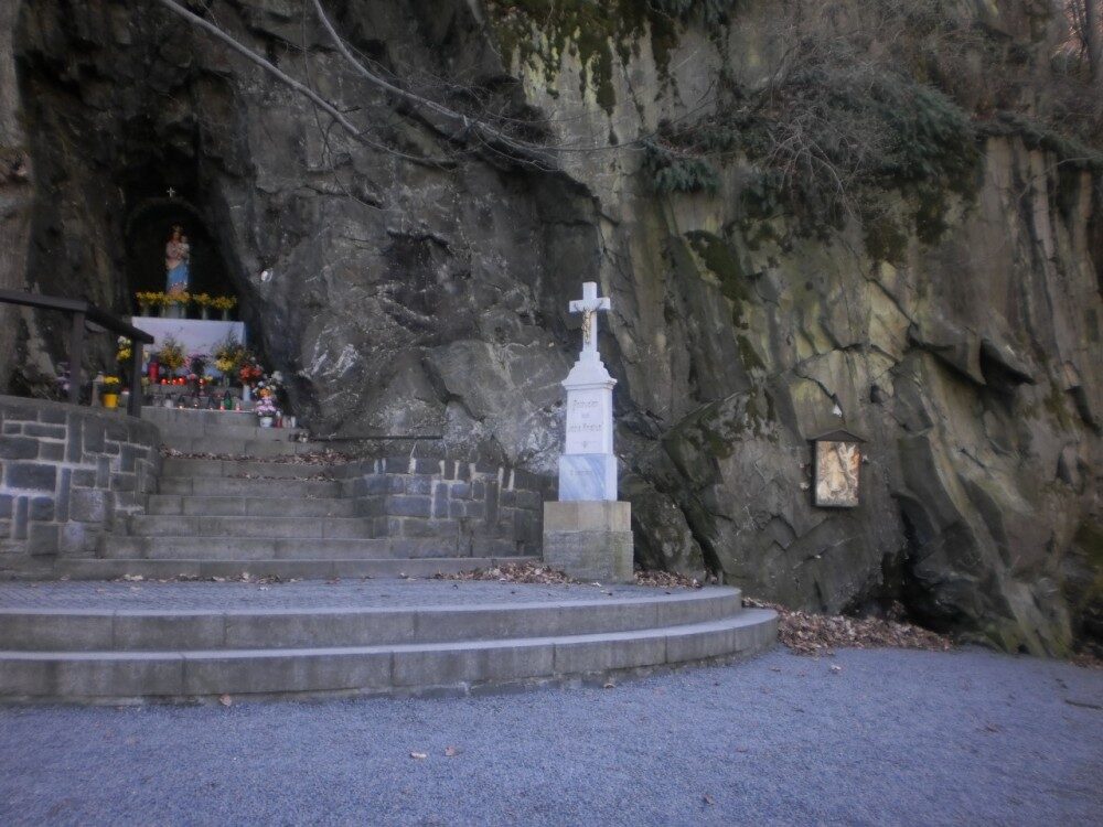 Socha - Panna Maria ve Skále - Klokočůvek