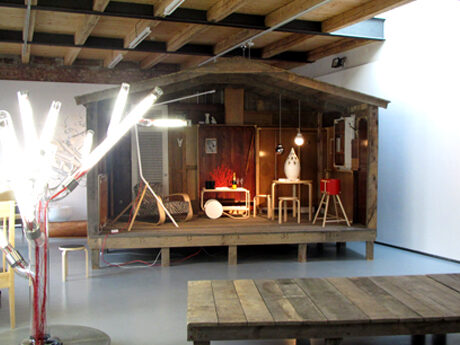 FOTO: Výstava Alvara Aaltoa v galerii Křehký, 2011