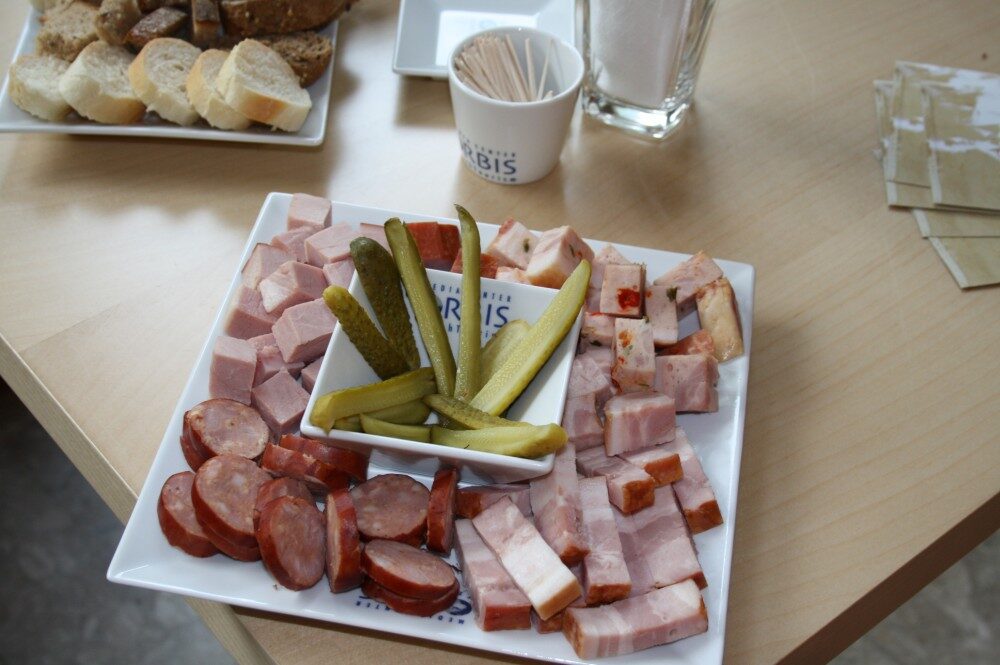 FOTO: Klobásky, slanina, šunka