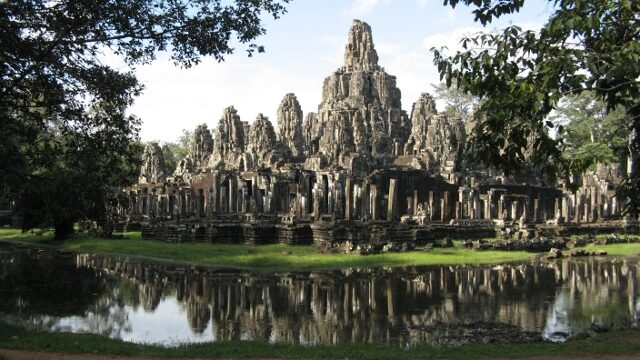 FOTO: Chrám Angkor Vat je největší náboženskou stavbou svého druhu