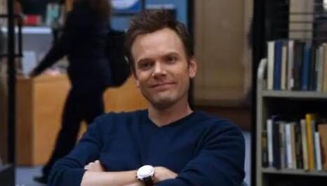 Foto: Joel McHale jako Jeff Winger v seriálu Community