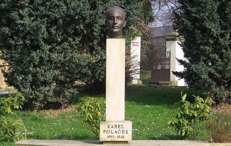 FOTO: Busta Karla Poláčka v Rychnově nad Kněžnou