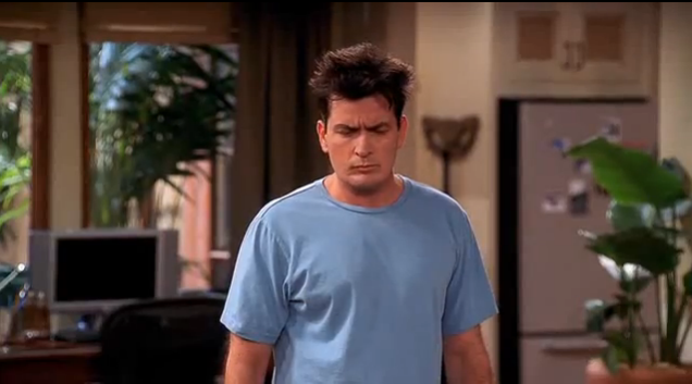 Sheen svou rolí žije, opilec na plátně i v životě, Zdroj: youtube.com