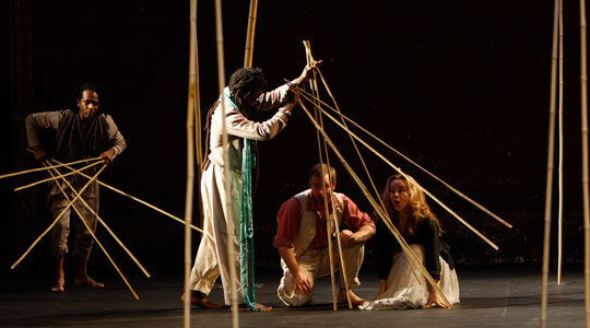 FOTO: Inscenace Magická flétna divadla Bouffes du Nord