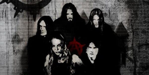 Skupina Arch Enemy a zároveň první verze obalu Khaos Legions, Zdroj: myspace.com