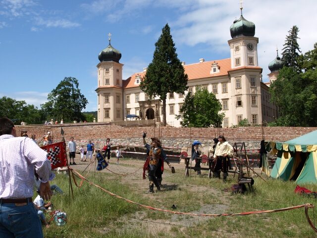 FOTO: Zámek Mníšek pod Brdy patřil rytíři Serváci Engelovi