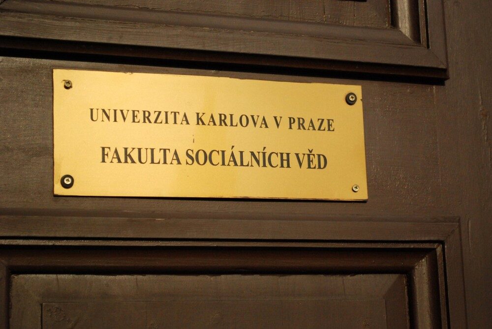 Fakulta sociálních věd