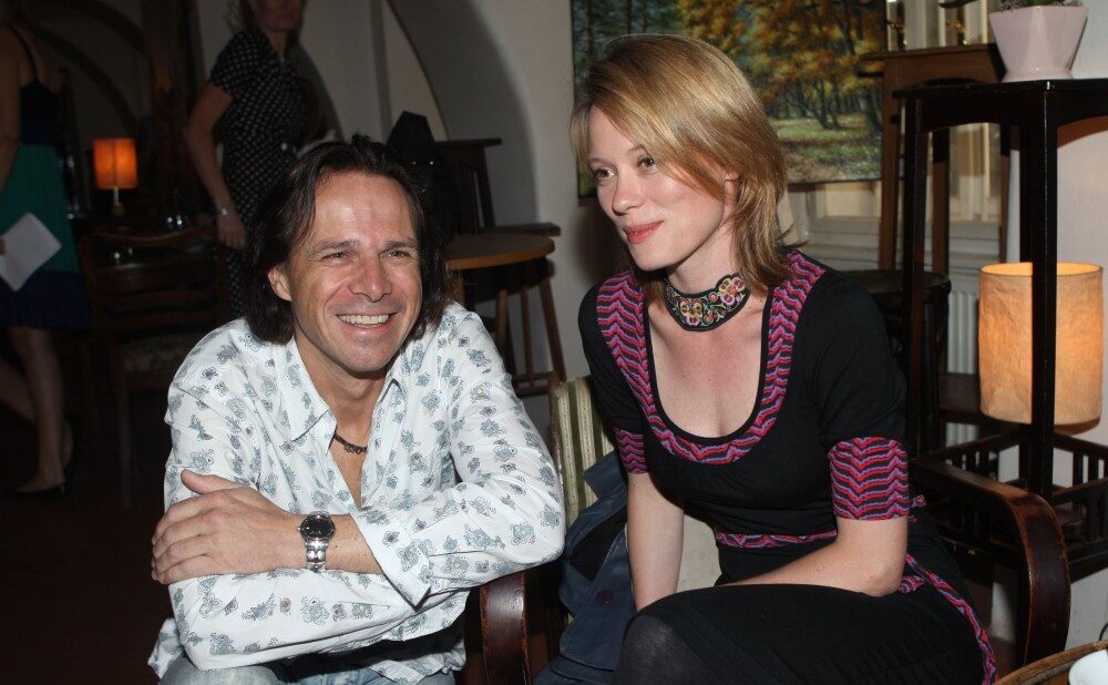 FOTO: Janek Ledecký s Lindou Rybovou na tiskové konferenci k připravovanému muzikálu Vánoční zázrak