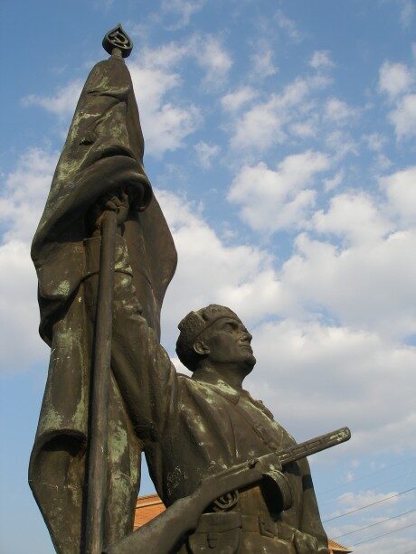 FOTO: Socha Rudoarmějce