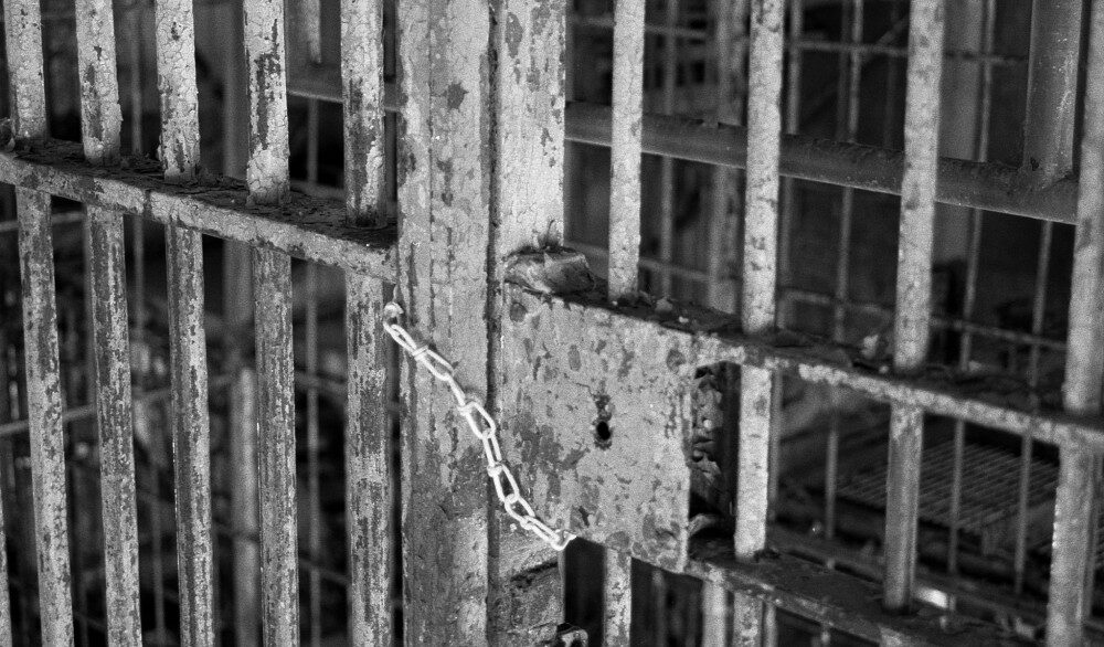 FOTO: Vězeňské mříže