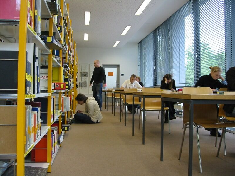 FOTO: Studenti často dělají pro vzdělání maximum. Pokud ale nemají stanovený cíl, může se stát, že dlouhé roky studií přijdou vniveč.