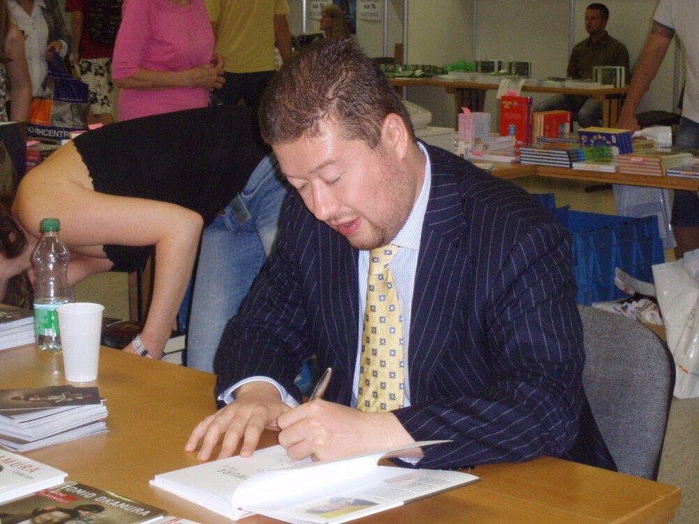 Tomio Okamrura při autogramiádě