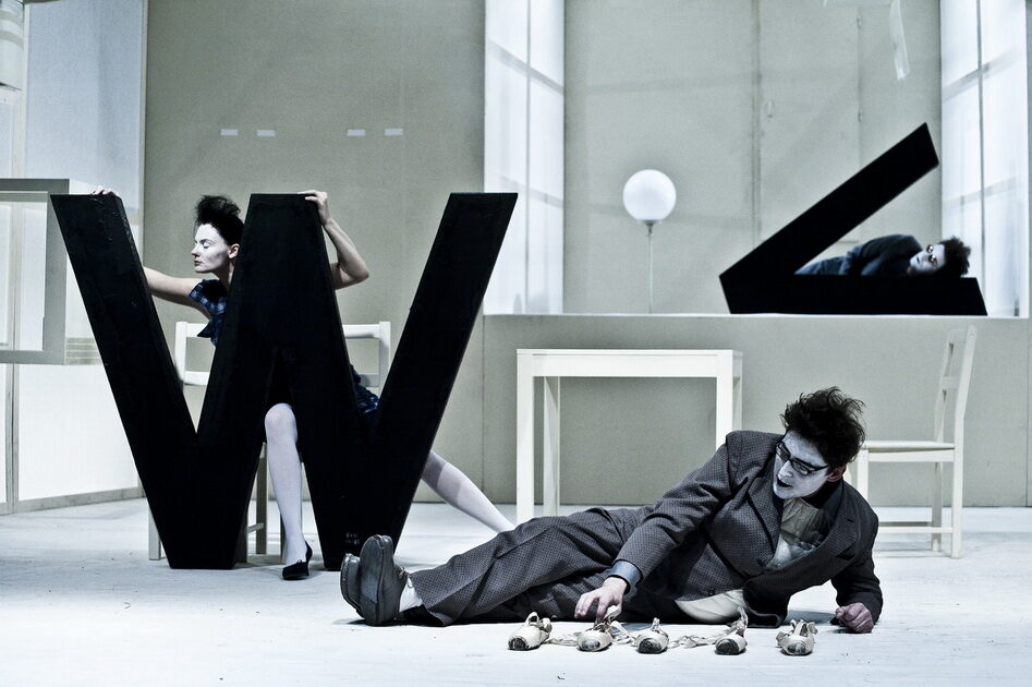 FOTO:Korespondence V+W