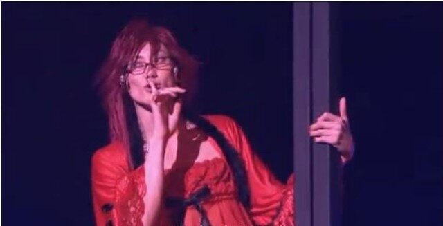 OBR: Uehara Takuya v roli Grella v muzikálu Kuroshitsuji