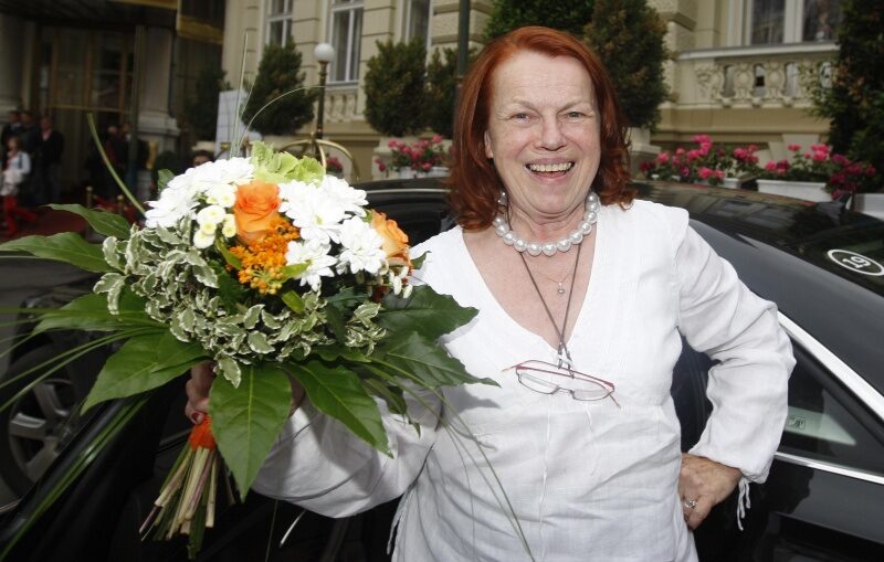 usměvavá Iva Janžurová