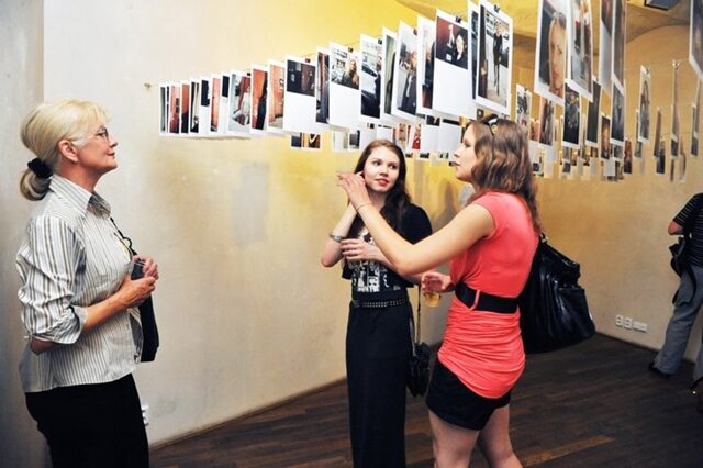 FOTO: Fotografie z vernisáže výstavy NOW&WOW v Langhans galerii Praha