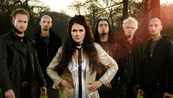 Skupina Within Temptation na promo fotce k albu The Heart of Everything, Zdroj: within-temptation.com