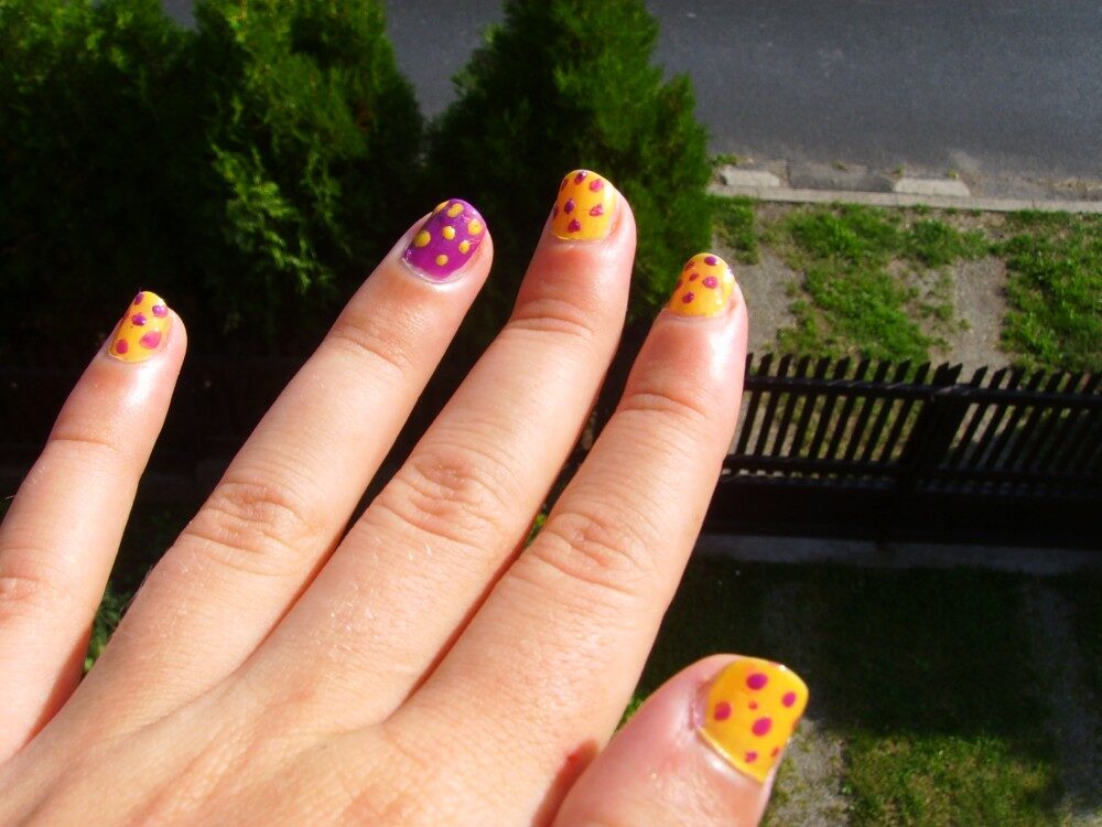 FOTO: Puntíkované nehty