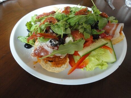 FOTO: Bruschetta servírovaná U Červené židle