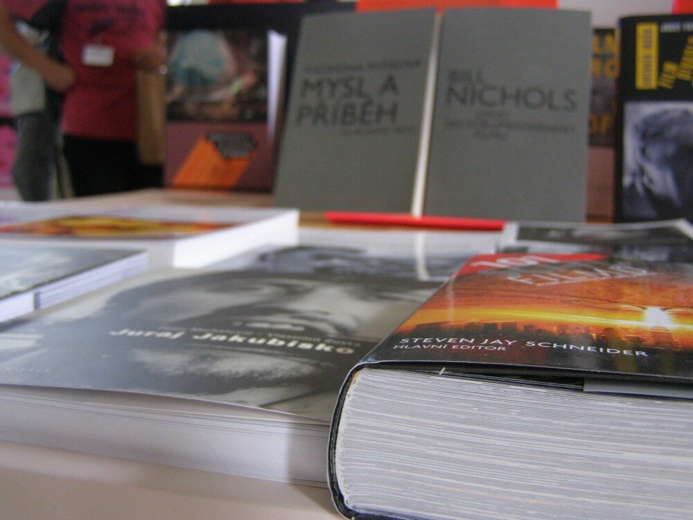 FOTO: Knihy o legendárních tvůrcích lákaly k zakoupení, Zdroj: Archiv Moniky Bukáčkové
