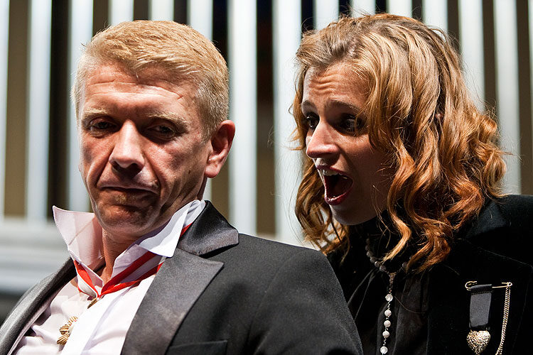 Foto: Richard Stanke a Ivana Jirešová ve hře Oko za oko - niečo za niečo