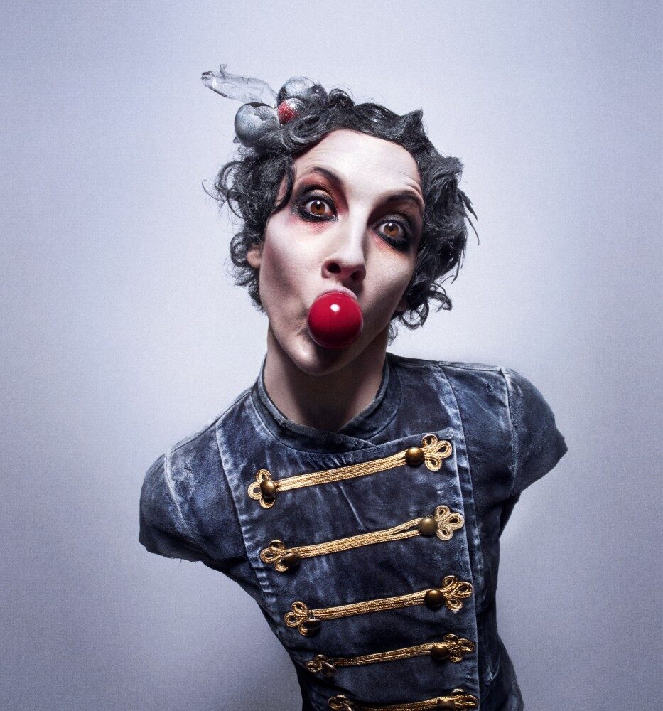 Foto: Foto k představení Wear it like a crown od švédského souboru Cirkus Cirkör