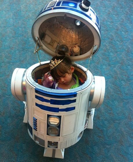 FOTO: Princezna uvnitř R2-D2