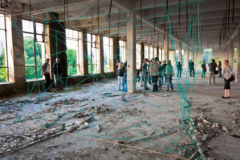 FOTO: Roman Dobeš: site specific instalace v továrně Blaupunkt, Liberec