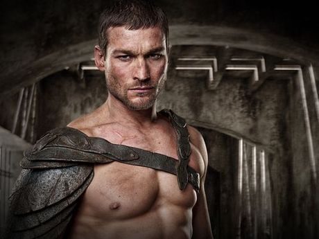 FOTO: Herec Andy Whitfield jako Spartakus ve stejnojmenném seriálu