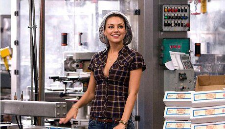 Mila Kunis v komedii Extrakt