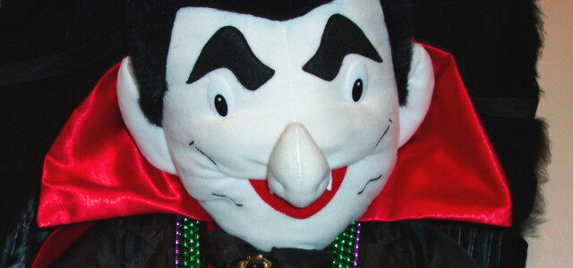 FOTO: Plyšový Dracula