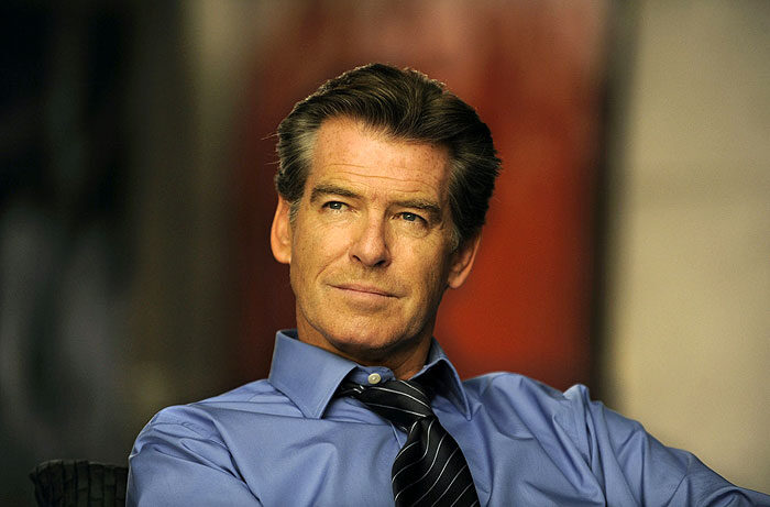 FOTO: Pierce Brosnan ve filmu Muž ve stínu