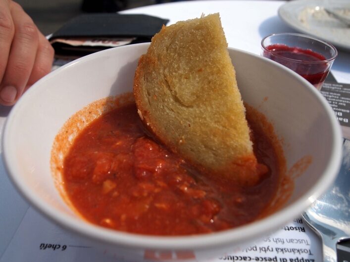 FOTO: Toskánská rybí polévka z restaurace Bílkova 13