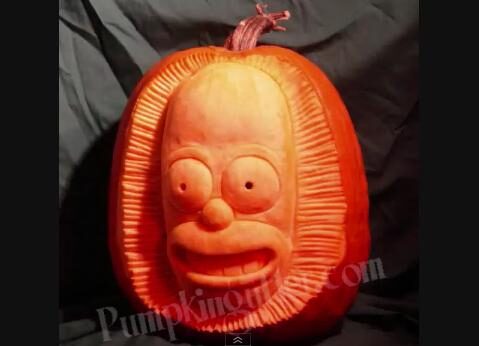 FOTO: Homer Simpson vyřezaný z dýně
