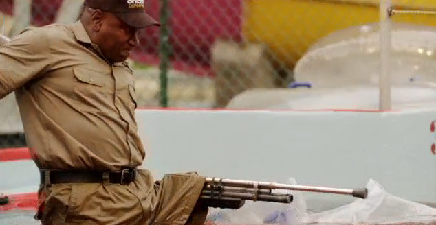 FOTO: Ving Rhames ve filmu Piranha 3DD