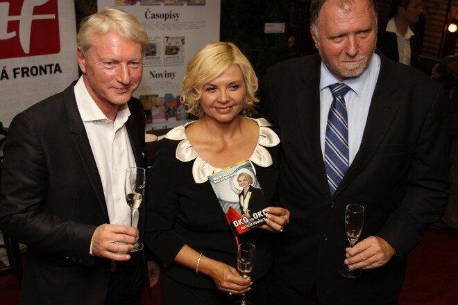 Daniela Kovářová s kmotry nové knížky