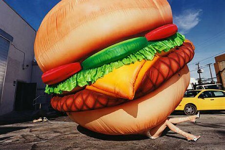 FOTO: Death by Hamburger, David LaChapelle 2011.