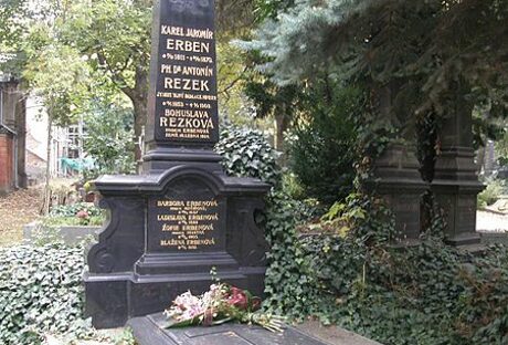 FOTO: Hrob Karla Jaromíra Erbena