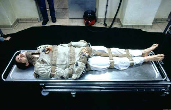 FOTO: Svěrací kazajka