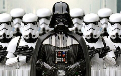 FOTO: figurky Dartha Vadera a Stormtrooperů