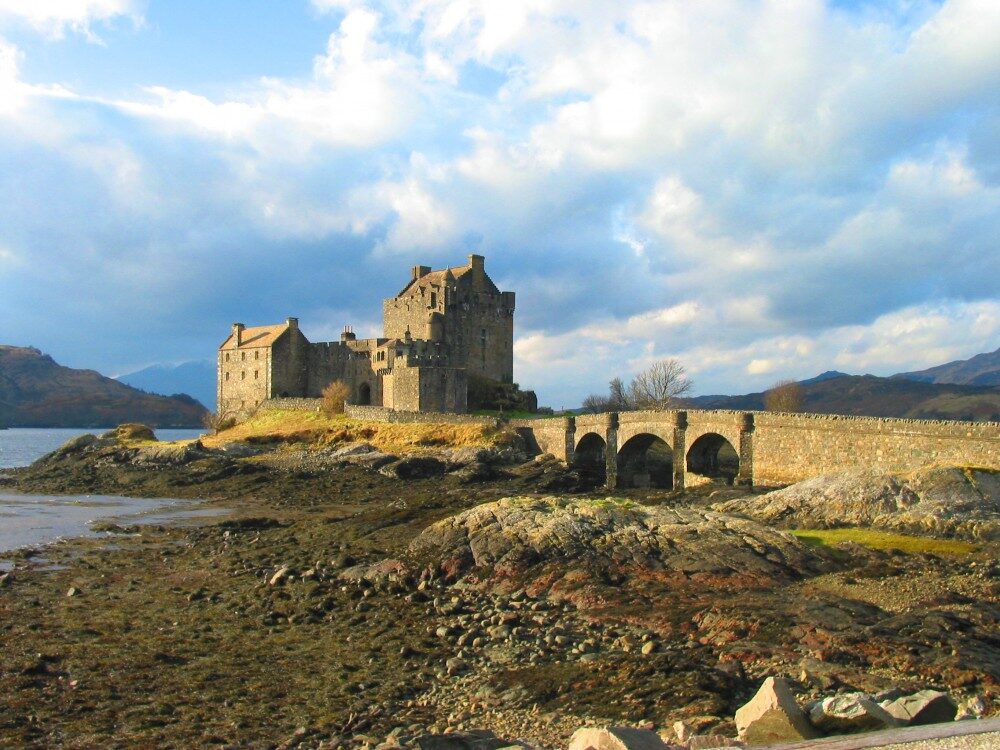 Eilean Donan, hrad a ostrov ve Skotsku.