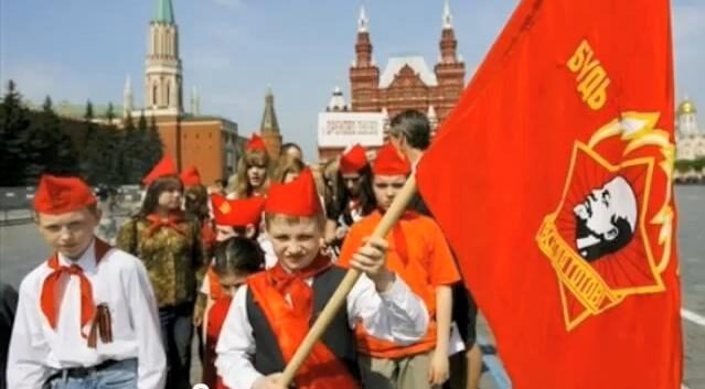 Komunistický průvod